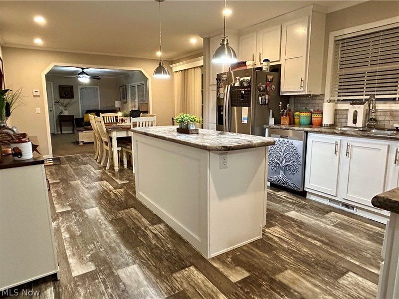 248 Pin Oak Circle, Elyria, OH 44035 Photo 18