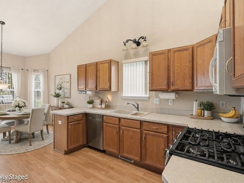 8539 Primrose Lane , Macedonia, OH 44056 Photo 4