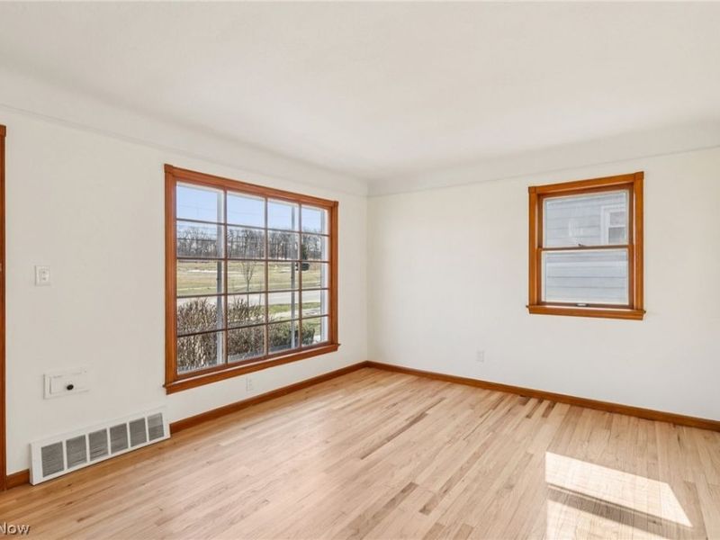 6312 W 54th Street , Parma, OH 44129 Photo 2