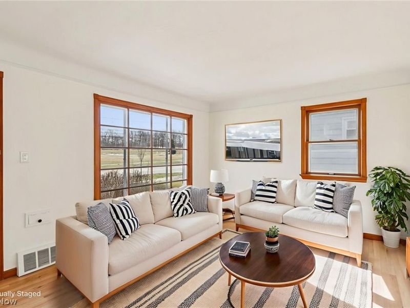 6312 W 54th Street , Parma, OH 44129 Photo 3