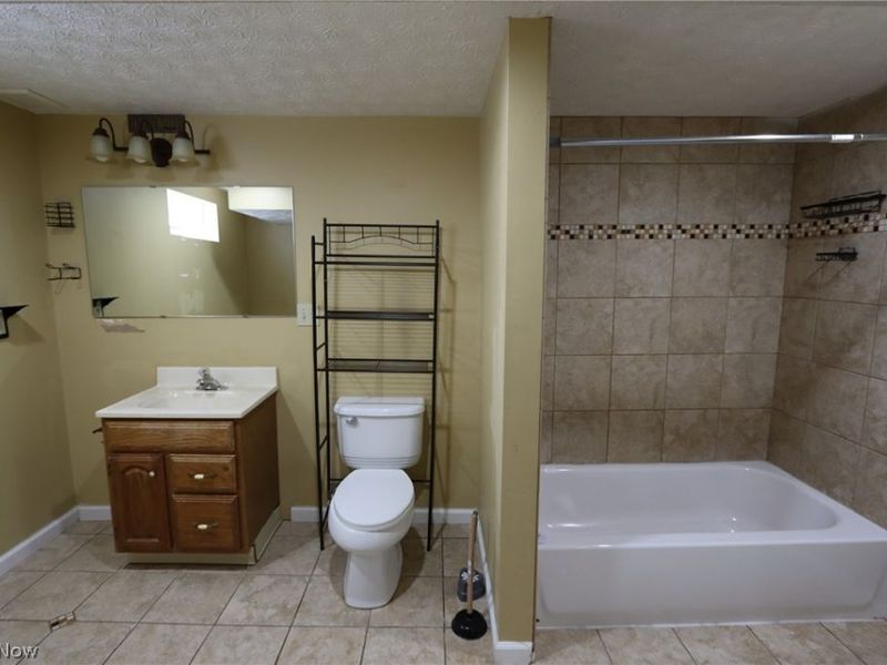 14225 Parkman Boulevard , Brook Park, OH 44142 Photo 13