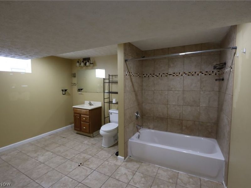 14225 Parkman Boulevard , Brook Park, OH 44142 Photo 8