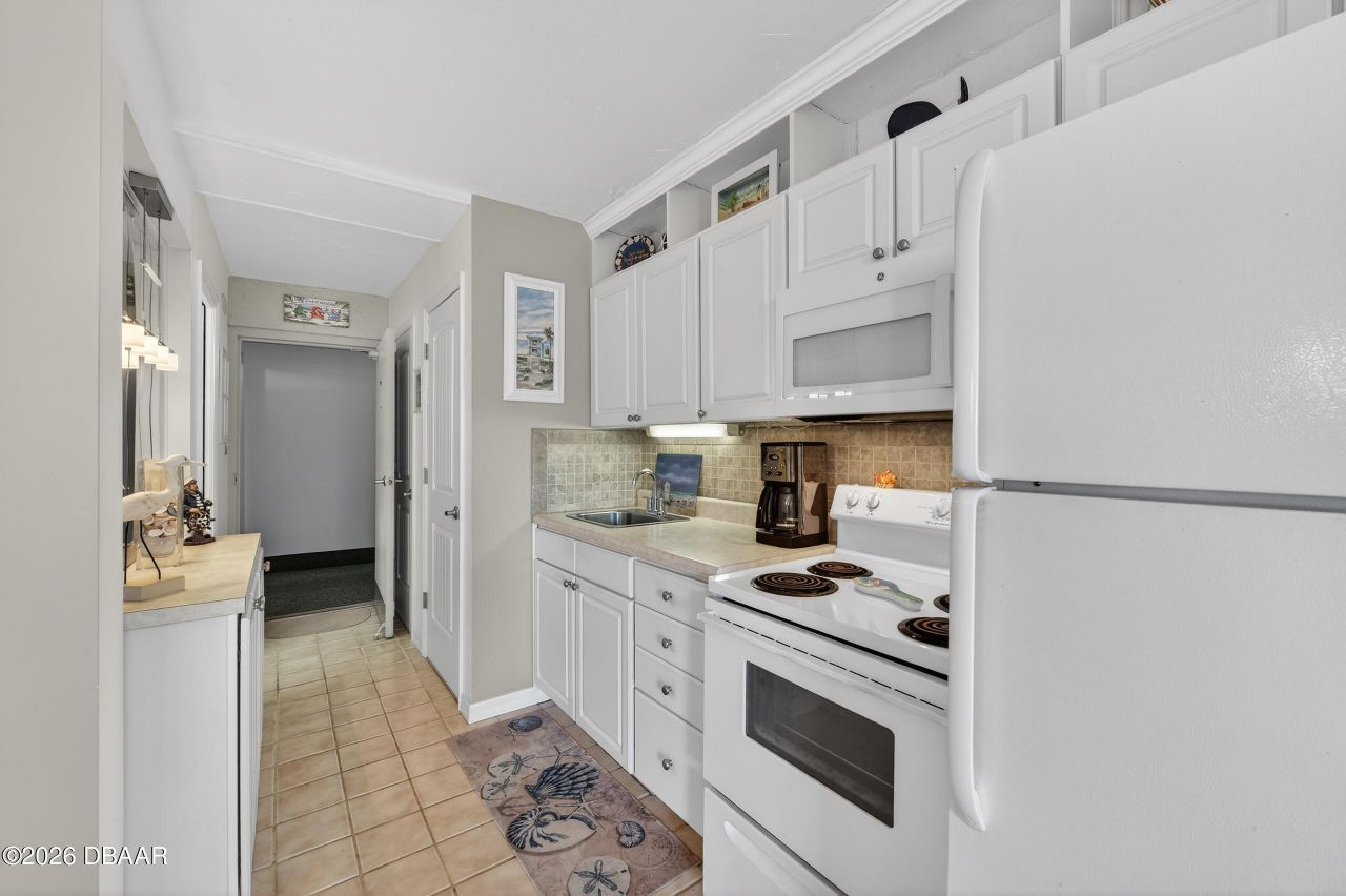 3727 S Atlantic Avenue, Unit 203, Daytona Beach Shores, FL 32118 Photo