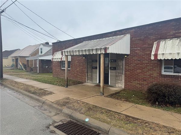 512 Chestnut St, Unit B, Springdale, PA 15144