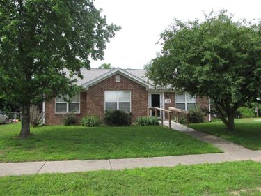 100 Henry Drive, Berea, KY 40403