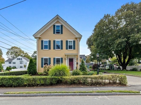 57 Wave Ave, Wakefield, MA 01880