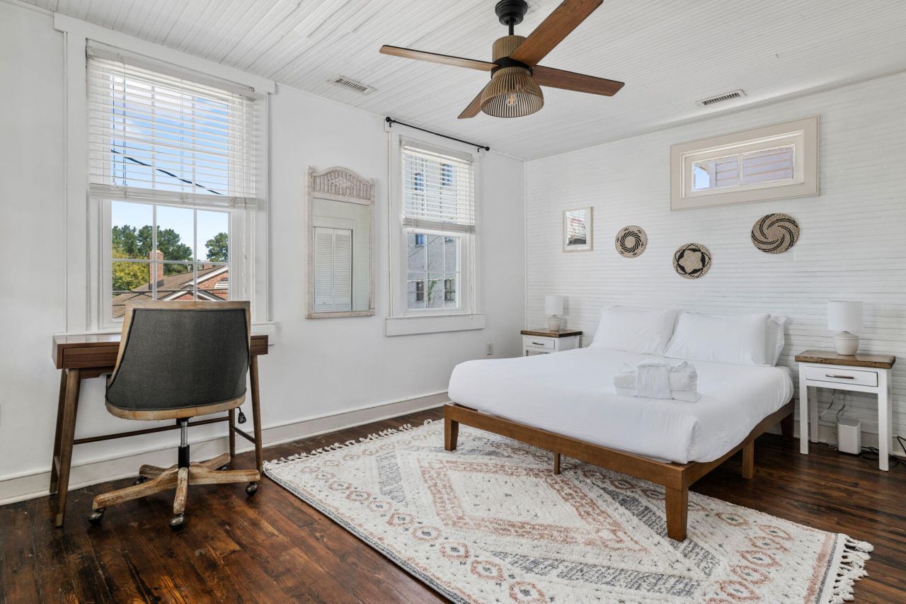 107 Line Street Photo 14