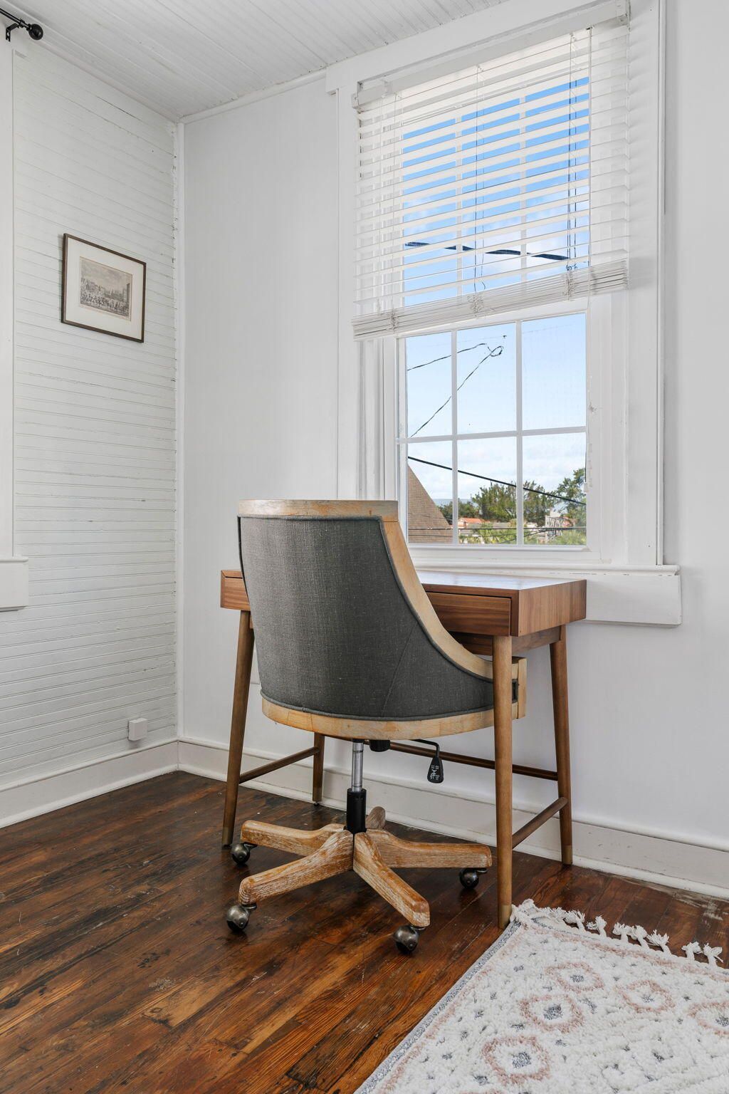 107 Line Street Photo 15