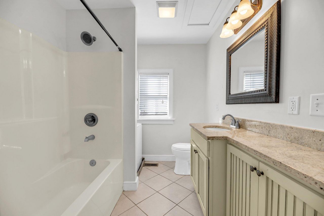 107 Line Street Photo 28