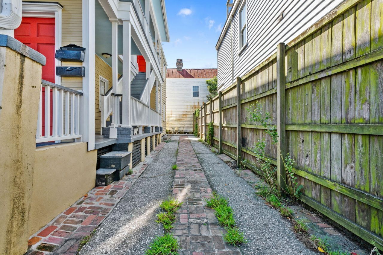 107 Line Street Photo 29