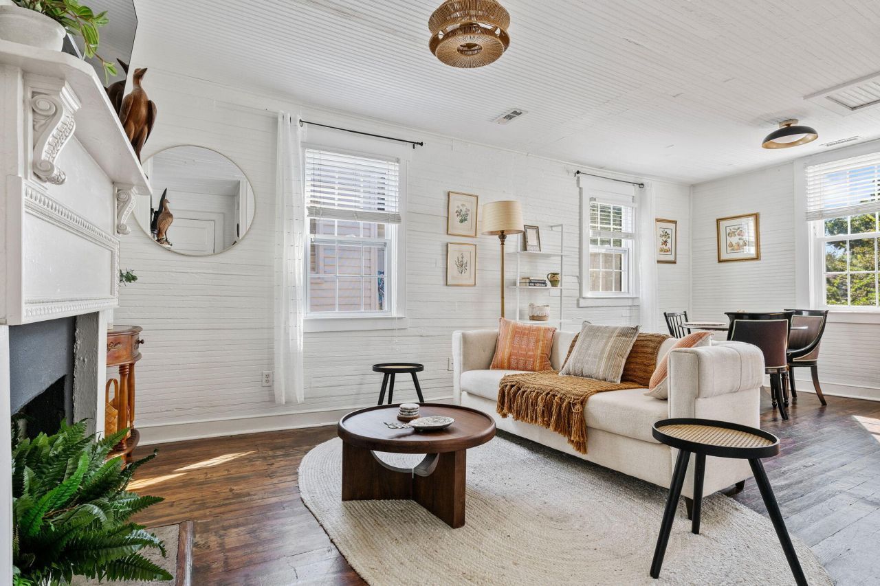 107 Line Street Photo 6