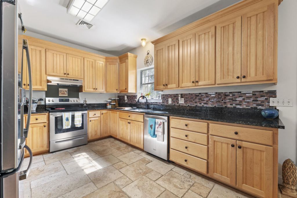 3401 Santee River Road Photo 9