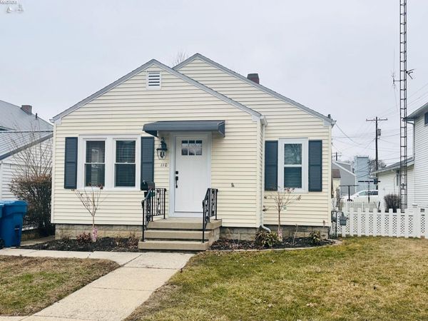 110 S Monroe Street, Fremont, OH 43420