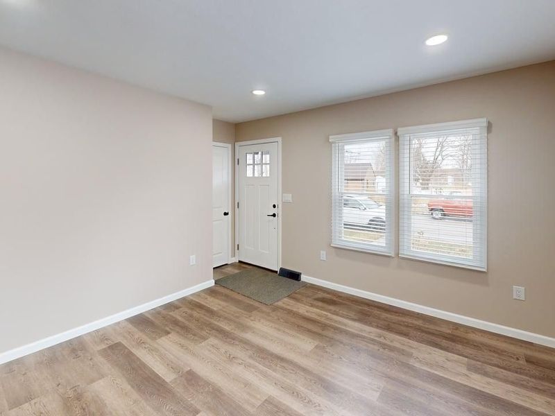 110 S Monroe Street, Fremont, OH 43420 Photo 3