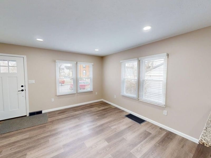 110 S Monroe Street, Fremont, OH 43420 Photo 4