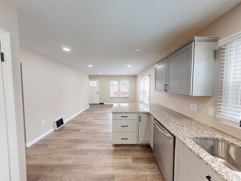 110 S Monroe Street, Fremont, OH 43420 Photo 8