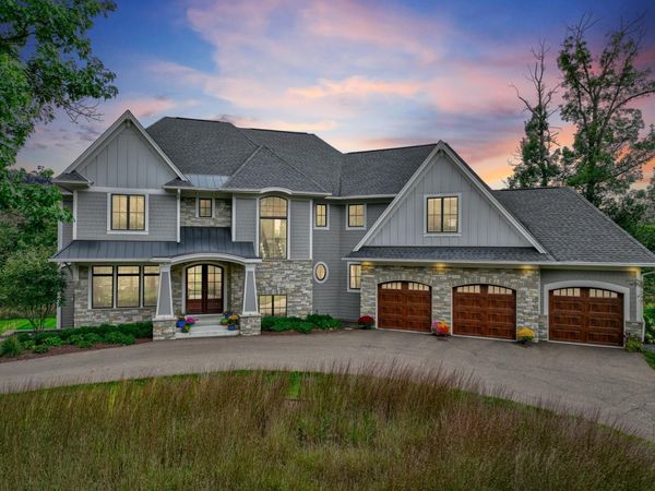 21 Cherrywood Circle, North Oaks, MN 55127