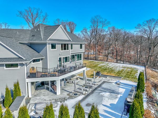 21 Cherrywood Circle, North Oaks, MN 55127