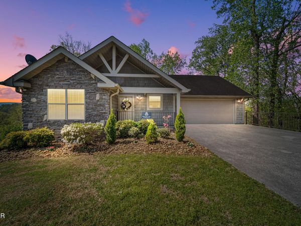 405 Maggie Mack Lane, Sevierville, TN 37862