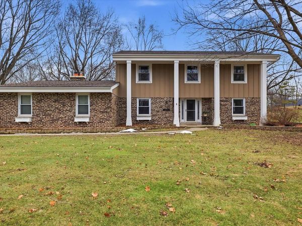 8755 W Meadow LANE, Franklin, WI 53132