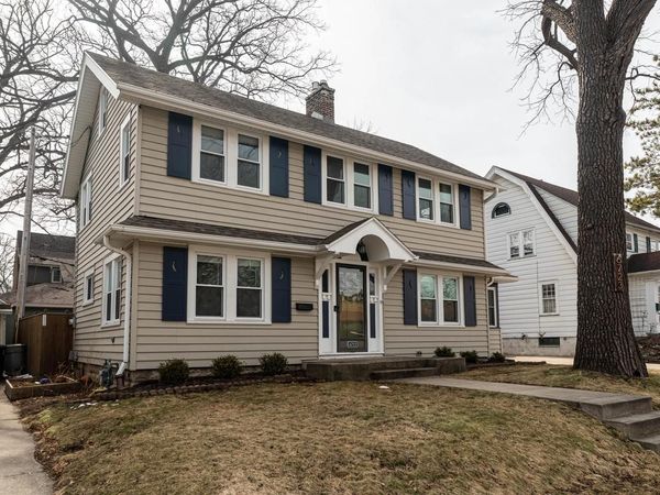 6723 W Wells STREET, Wauwatosa, WI 53213