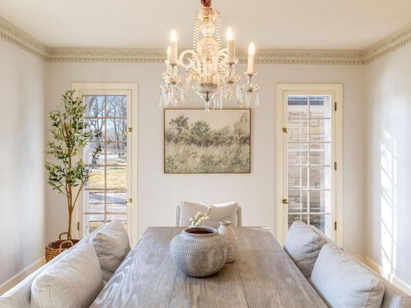 4665 N Ardmore AVENUE, Whitefish Bay, WI 53211