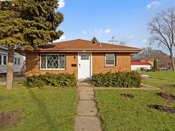3942 S Troy AVENUE, Saint Francis, WI 53235