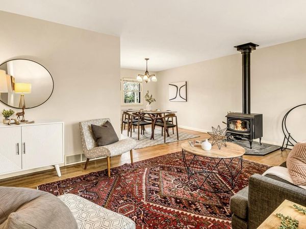 13733 N Hillside DRIVE, Mequon, WI 53097