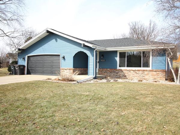9830 W Plainfield AVENUE, Greenfield, WI 53228