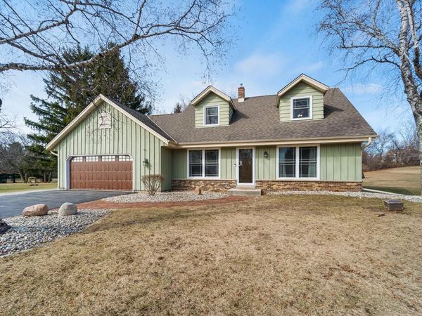 W322S7085 Claire DRIVE, Mukwonago, WI 53149