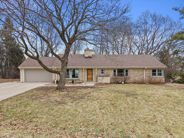 1170 Forest LANE, Brookfield, WI 53005