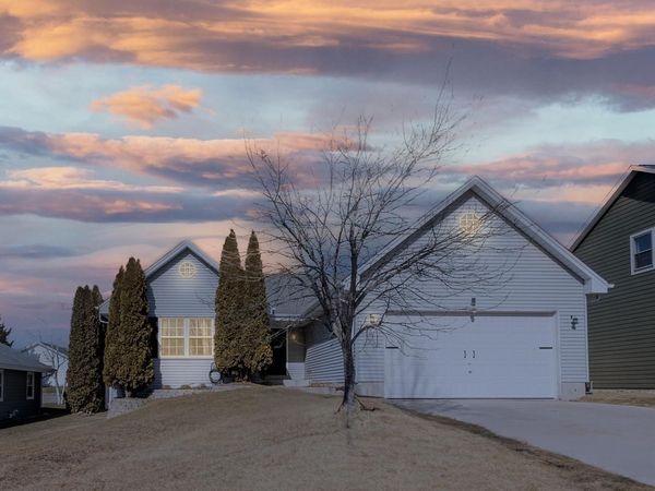 1300 Edgewood AVENUE, South Milwaukee, WI 53172