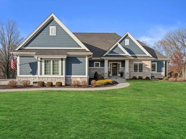 17860 Greenbrier DRIVE, Brookfield, WI 53045