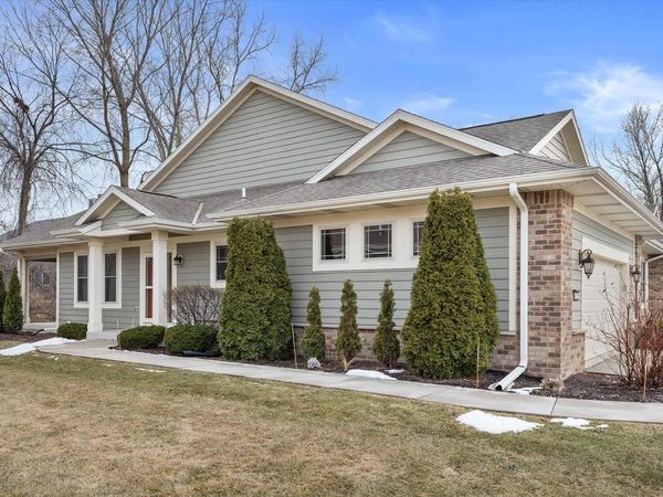 14122 W Honeyager DRIVE, New Berlin, WI 53151