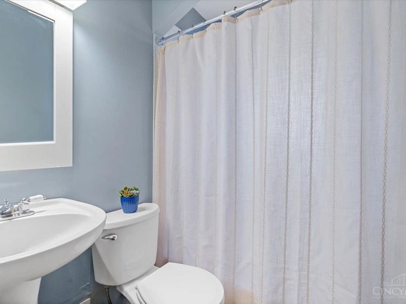 6411 Girard Avenue, Cincinnati, OH 45213 Photo 14