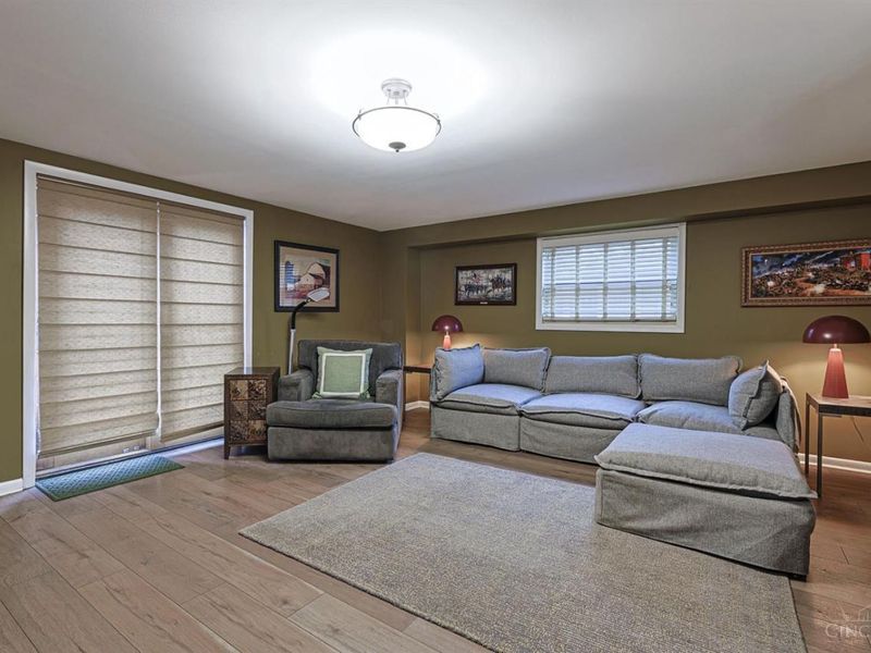 9856 Knollbrook Terrace, Montgomery, OH 45242 Photo 12