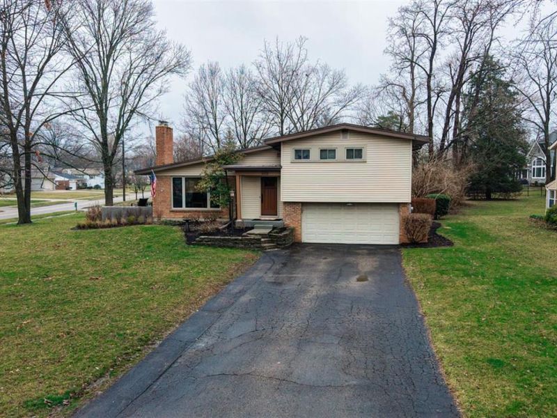 9856 Knollbrook Terrace, Montgomery, OH 45242 Photo 2