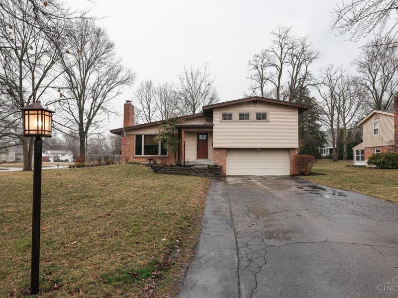 9856 Knollbrook Terrace, Montgomery, OH 45242 Photo 3