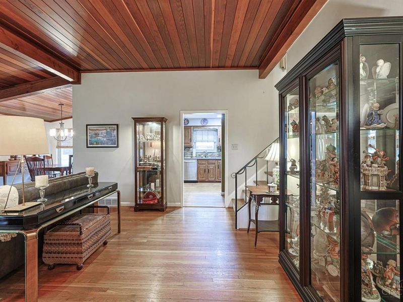 9856 Knollbrook Terrace, Montgomery, OH 45242 Photo 6