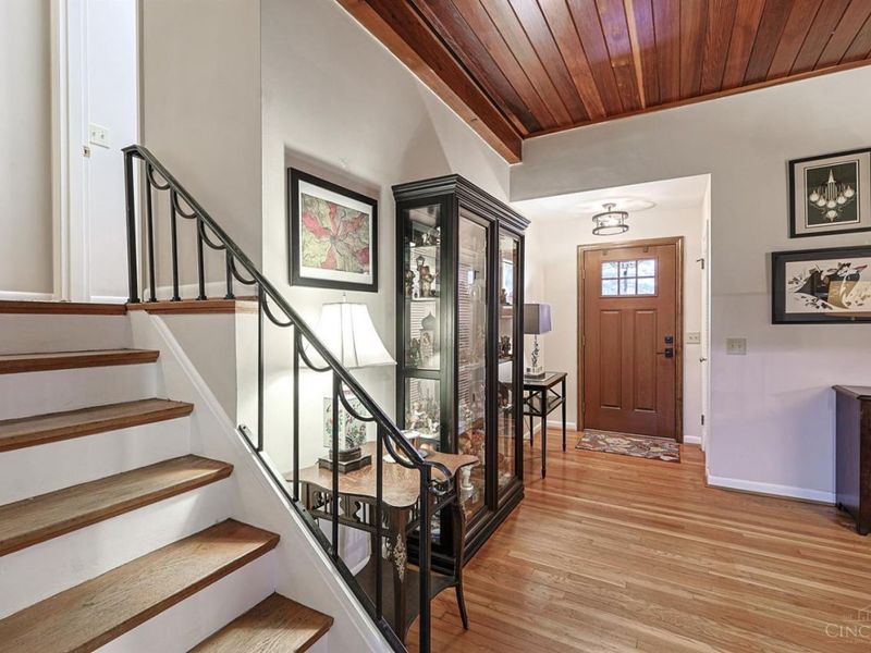 9856 Knollbrook Terrace, Montgomery, OH 45242 Photo 7