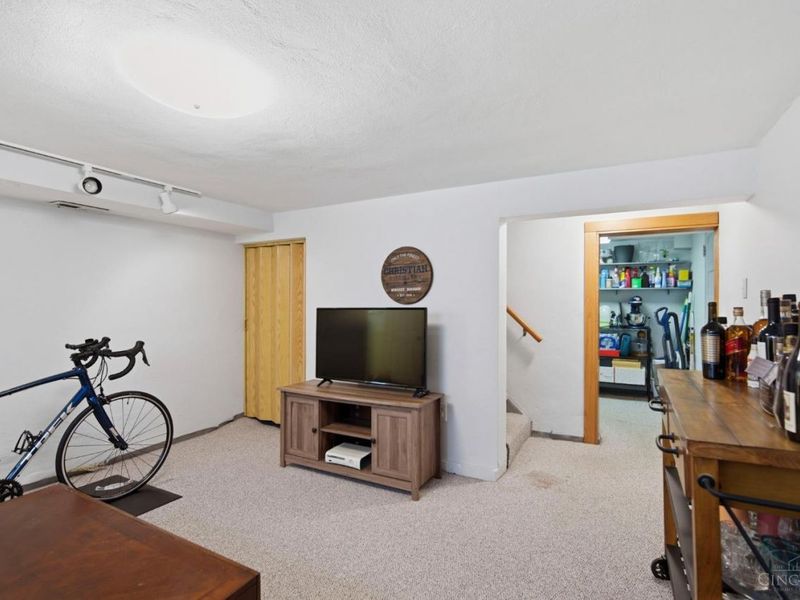 6512 Blue Ridge Avenue, Columbia Twp, OH 45213 Photo 34