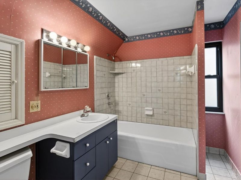 3830 Drakewood Drive, Cincinnati, OH 45209 Photo 19