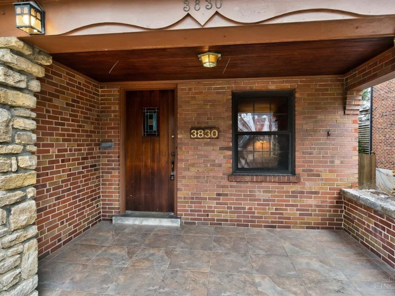 3830 Drakewood Drive, Cincinnati, OH 45209 Photo 2