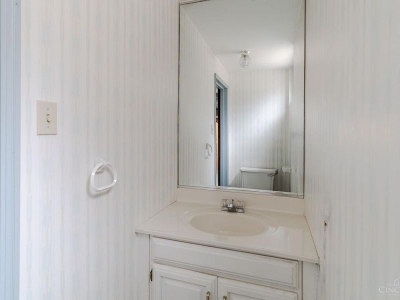 3830 Drakewood Drive, Cincinnati, OH 45209 Photo 27