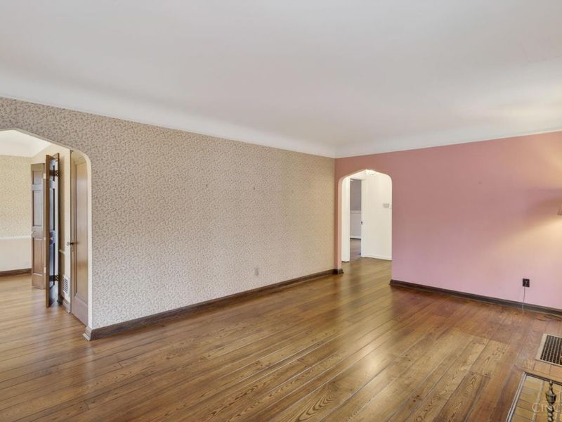 3830 Drakewood Drive, Cincinnati, OH 45209 Photo 4