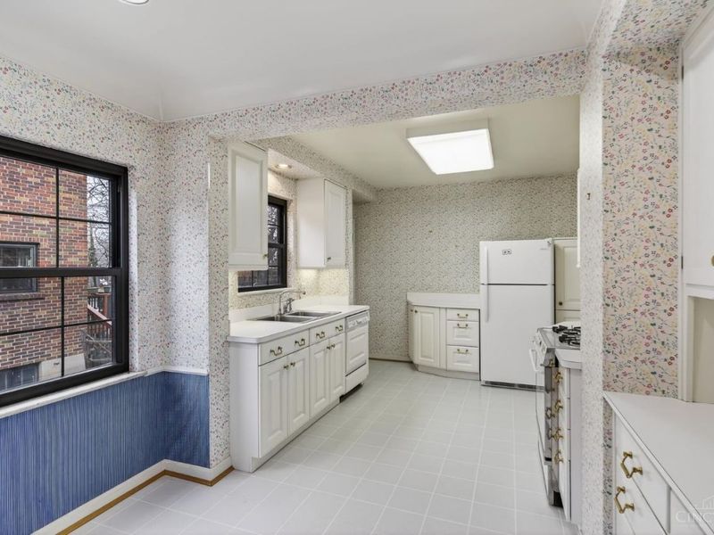 3830 Drakewood Drive, Cincinnati, OH 45209 Photo 8