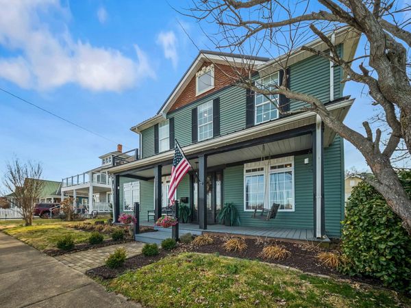 329 Riverside Dr., Russell, KY 41169