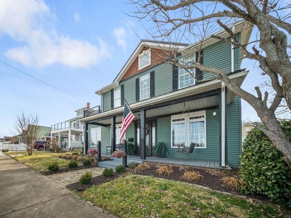 329 Riverside Dr., Russell, KY 41169