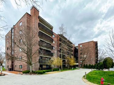 920 Vose Drive, Unit 304, Gurnee, IL 60031