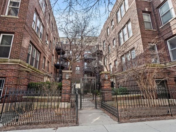 3648 N Pine Grove Avenue, Unit G, Chicago, IL 60613